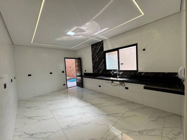 Sobrado para Venda em Praia Grande - 4