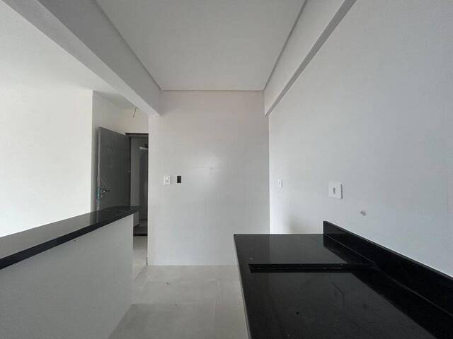 Apartamento para Venda em Praia Grande - 4